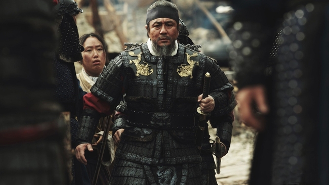 Roaring Currents (Source: themoviedb.org)