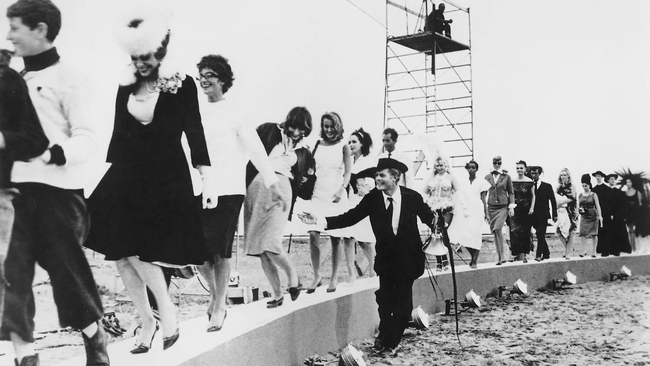 Otto e mezzo (Source: themoviedb.org)