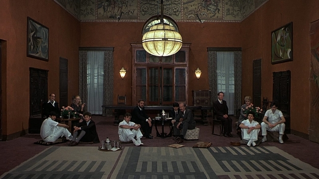 Salò o le 120 giornate di Sodoma (Source: themoviedb.org)