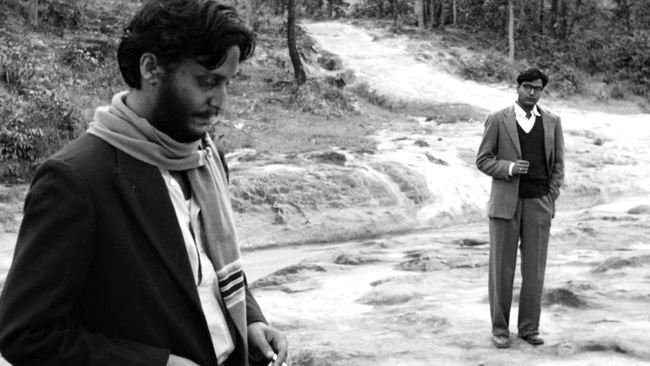Apur Sansar (Source: themoviedb.org)