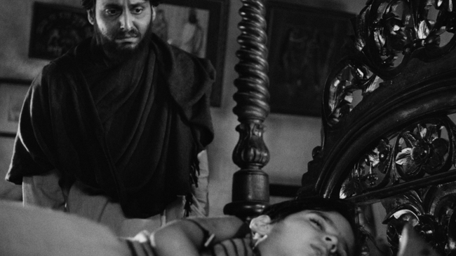 Apur Sansar (Source: themoviedb.org)