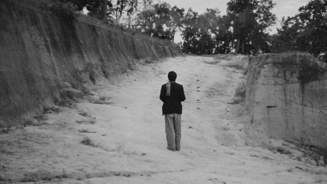 Apur Sansar (Source: themoviedb.org)