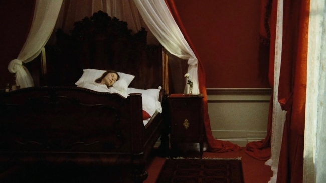 Viskningar och rop (Source: themoviedb.org)